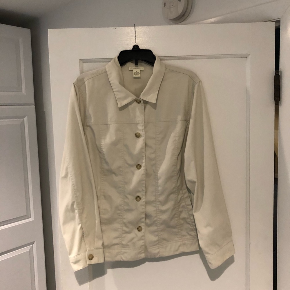 Beautiful Apple Seeds spring jacket